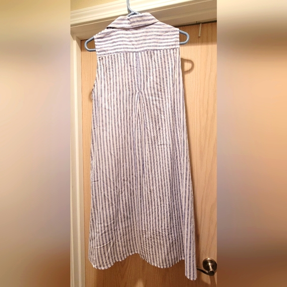 Forever 21 sleeveless summer dress - Picture 2 of 3